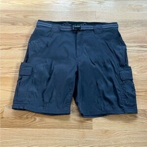 Eddie Bauer navy lightweight durable cargo shorts men’s size 38